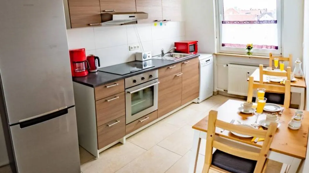 Eleonoras Ferienwohnung In Wuerzburg Stadt Am Park Mit Balkon Inklusive Eigenen Parkplaetzen Vor Der Tuer Germany